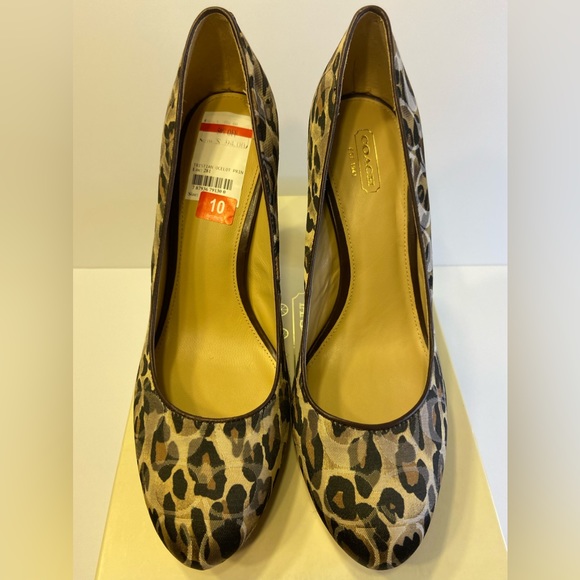 Coach Tristian Heels, 10, Never Worn,  Gorgeous Shoes - Picture 2 of 8